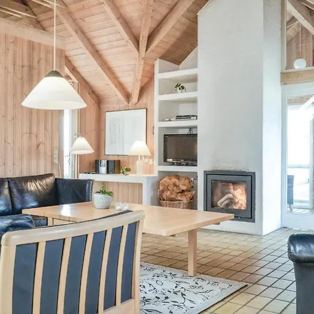 Lovely In Hvide Sande With Kitchen Nyaraló *